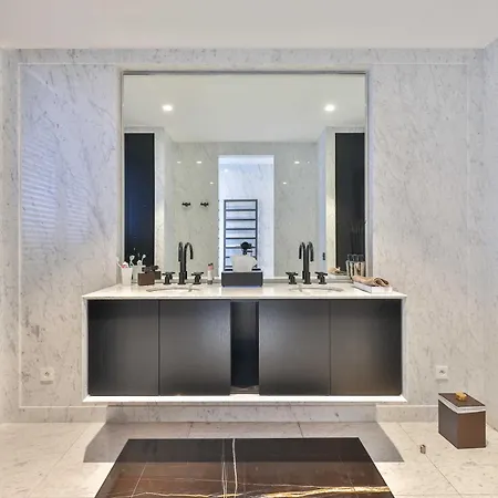 Exclusive Multi Purpose Space With Large Terrace Parigi