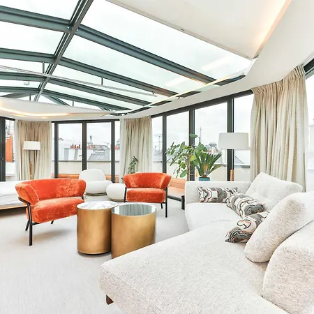 Exclusive Multi Purpose Space With Large Terrace Parigi